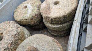 photo_5848269036830444961_y